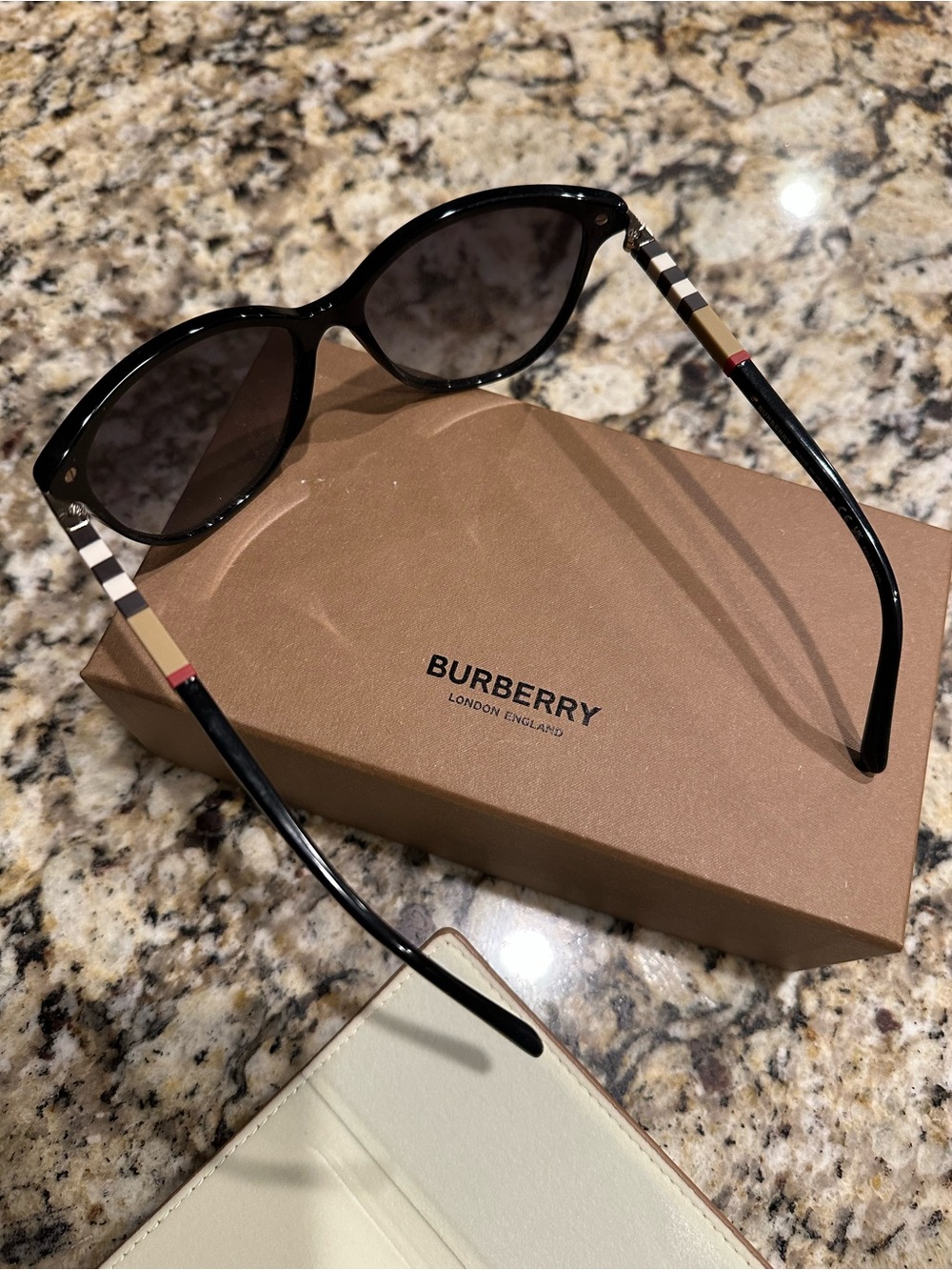 Women’s Burberry Sunglasses - Picture 4 of 5
